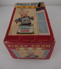 1950'S JAPAN YONEZAWA BATTERY OPERATED PIGGY COOK CHEF W/BOX WORKING