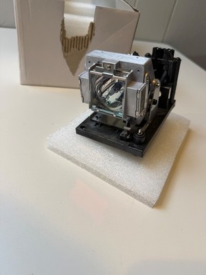 NP12LP Lamp with Housing w/ Osram P-VIP 280/0.9 E20.6 Bulb for NEC:NP4100NP4100