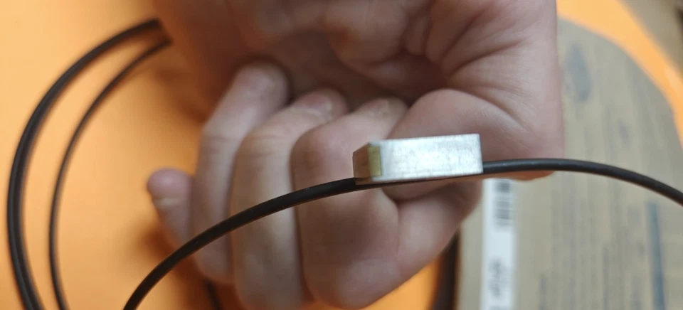 BANNER ENGINEERING  PIRS1X166U 39155 PLASTIC FIBER OPPOSED MODE SIDE VIEW - Image 3 of 3