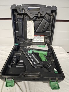 Hitachi NR90GC 7.2V 1st Fix Nail Gun new battery charger and case