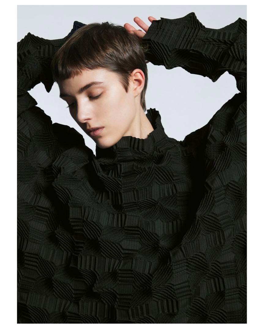 美品⭐️ISSEY MIYAKE A.POC トップス A-POC ABLE ISSEY MIYAKE top black size 3 (M) unisex Used | eBay