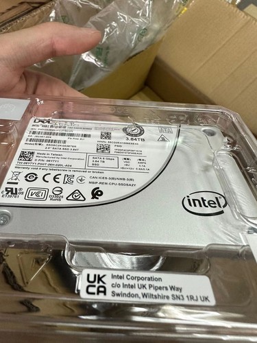 SSD aziendale INTEL 3,84 TB S4610 SATA III DELL SSDSC2KG038T8R XCV10120 6 Gb/s - Foto 2 di 5