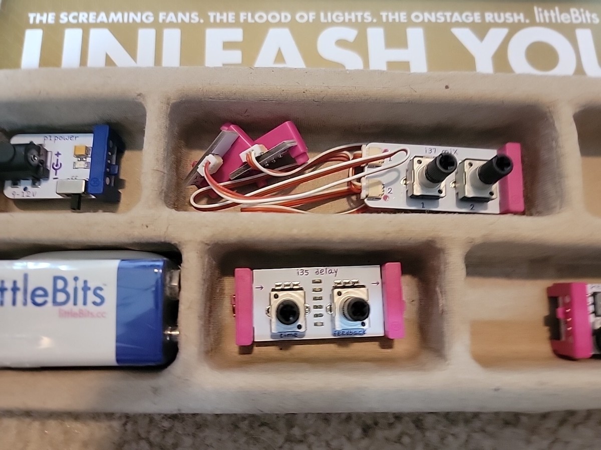 ［希少］　littleBits KORG synth kit 12bit Amazon.com: Korg littleBits Synth Kit : Musical Instruments