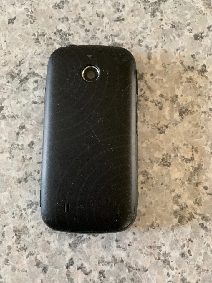 LG Cosmos Touch  VN270 - Black Verizon Cellular Phone - Image 4 of 4