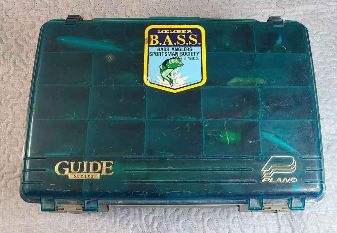 Plano Guide Series Model 1258 Big Fishing Tackle Box 17 X 11.5 X 