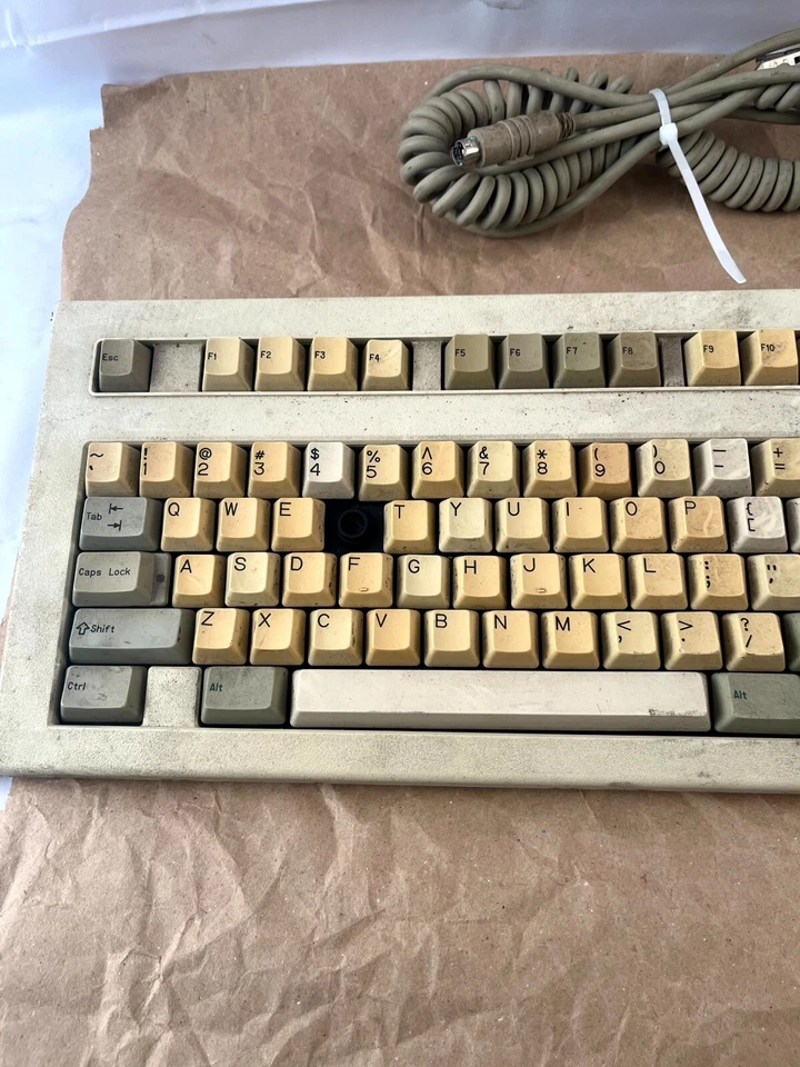 Vintage Compaq Enhanced II Keyboard Gray Wired PS/2 QWERTY (Standard) - UNTESTED - Image 4 of 4