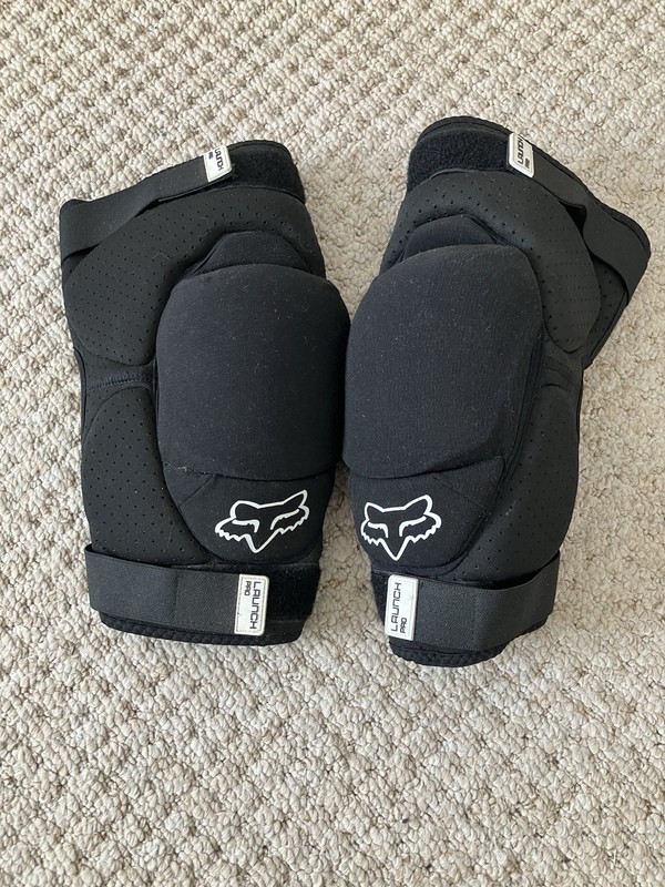 Fox Launch Pro Knee Pads Size Small/Medium MTB Mountain Bike Black