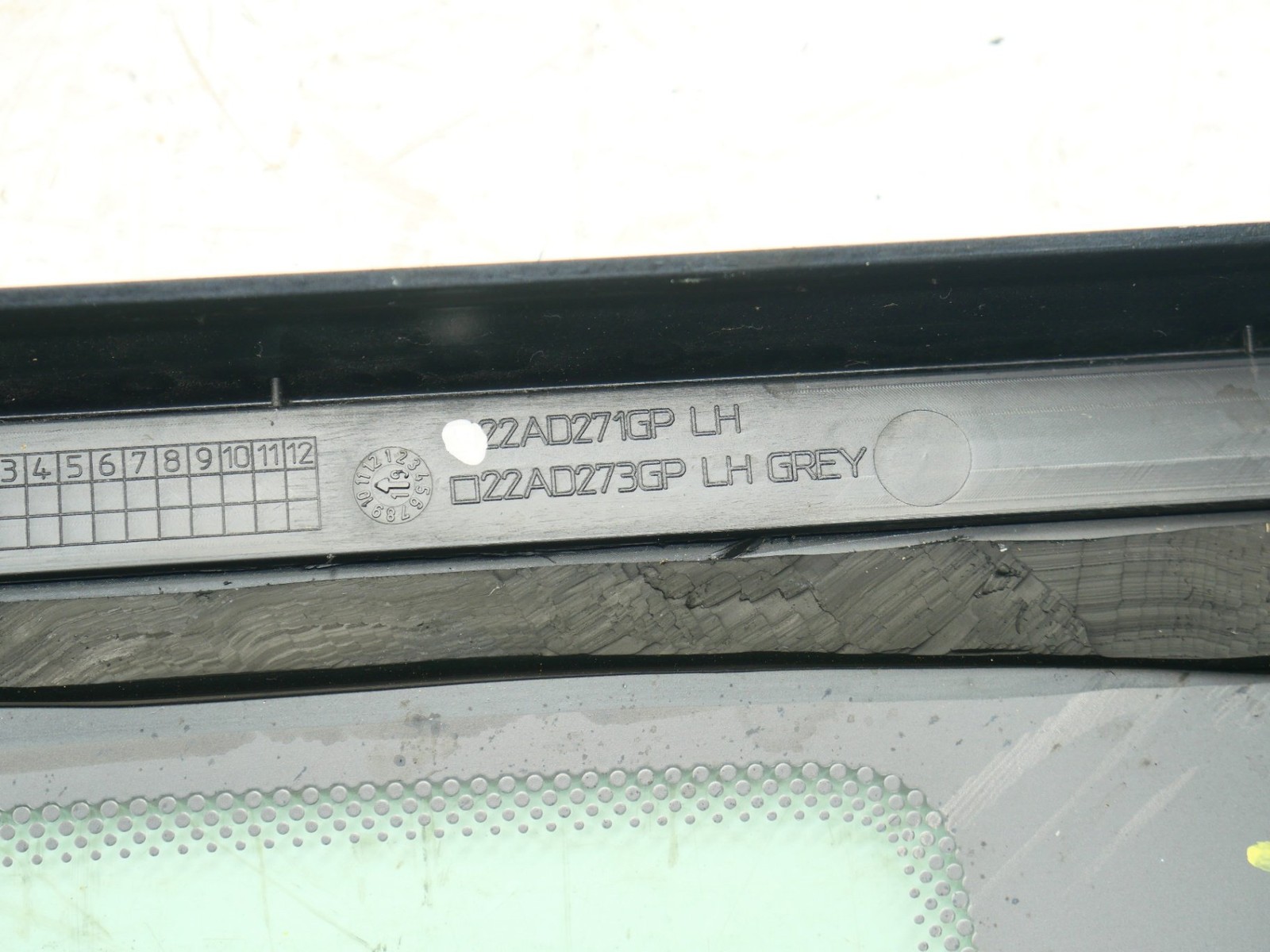 2020-2023 McLaren GT Left Quarter Window Glass Upper Driver LH 722AD271GP OEM