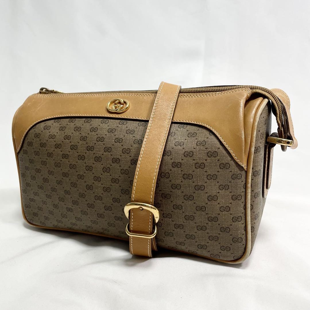 Gucci Interlocking GG Shoulder Bag Spacious Multifunctional Vintage