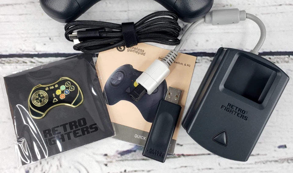 Gamepad inalámbrico Retro Fighters D6 para Dreamcast, Switch y PC color negro Foto 2 de 4