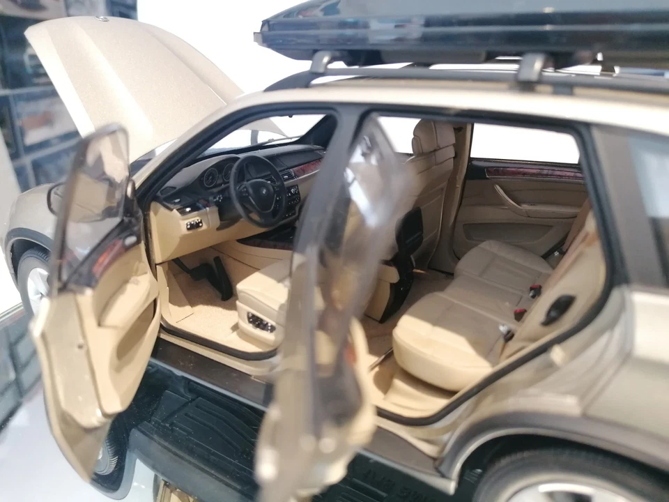 Kyosho 1/18 BMW X5 E70 (2006) 7 seats Gold Met MINT no box Roof Rack for free - Immagine 4 di 4