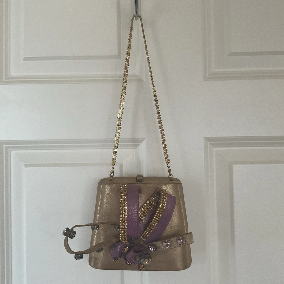 BOLSO DE NOCHE VINTAGE ASH AMIRA ORO Y PÚRPURA ESTRÁS Foto 3 de 4