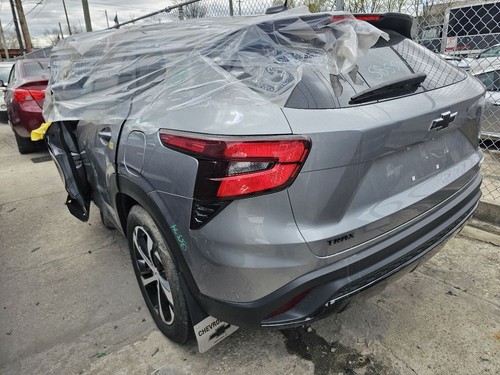 2024 CHEVROLET TRAX DRIVER SIDE FRONT OUTER DOOR HANDLE: SILVER - Bild 9 von 12