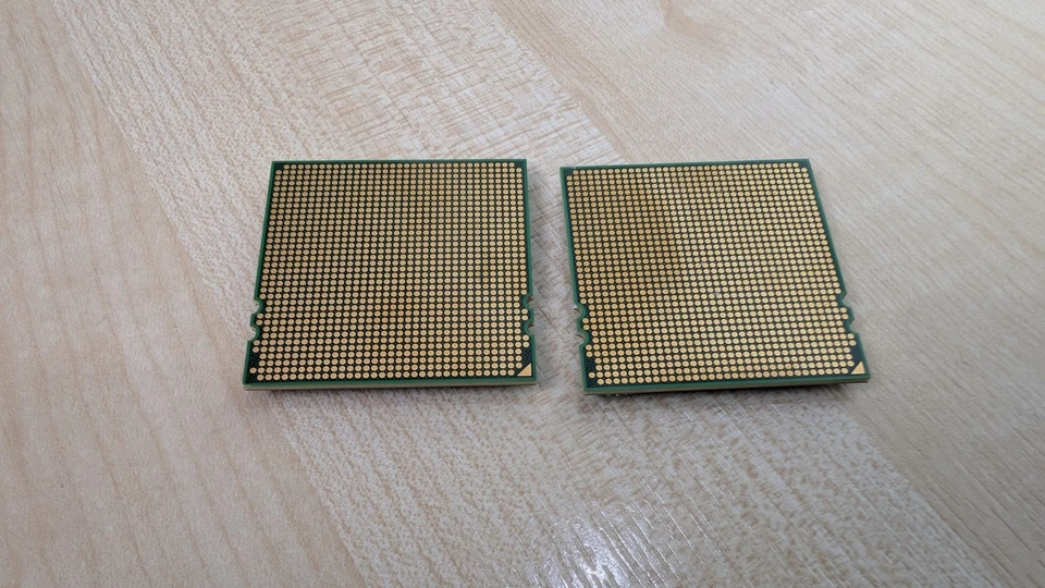 2 x AMD Opteron 2373 EE quad core LGA1207 / socket Fr5 CPUs OS2373NAP4DGI CACYC - Image 4 of 4