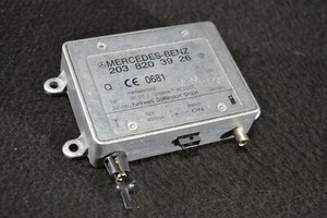 Mercedes W203 Steuergerät Antennenverstärker 2038203926 (#R19)