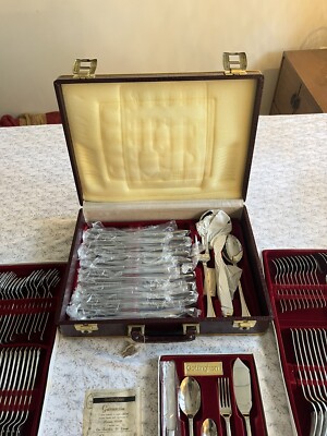 Gottinghen 18/10 Silverwear Set 124 Pc Plated 24k Gold
