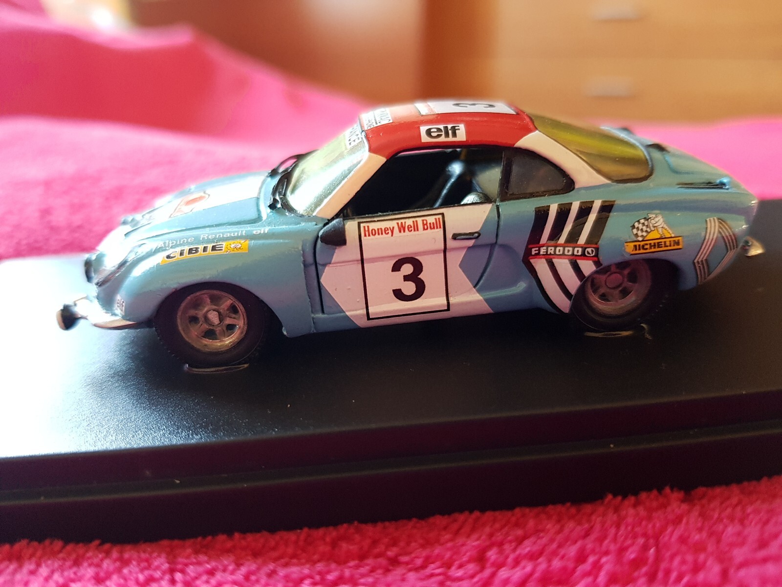 Foto 1 di 7