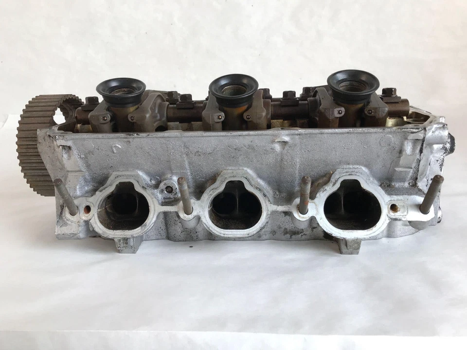 Mitsubishi Montero Sport 1997-2004 culata lado derecho del pasajero 3,6 L OEM Foto 2 de 4