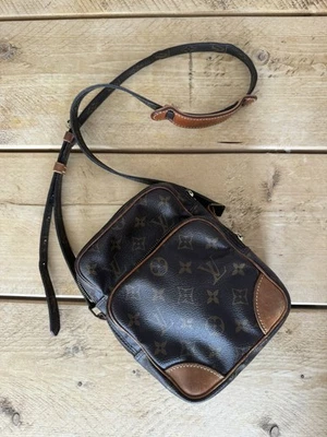 Louis Vuitton Monogram Amazone Crossbody Bag – Vintage