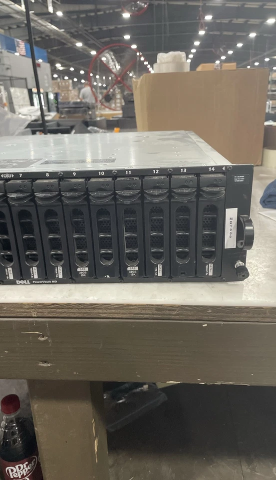 Dell PowerVault MD1000 Disk Array Storage Enclosure 15-Bay No HDD - Image 3 of 4