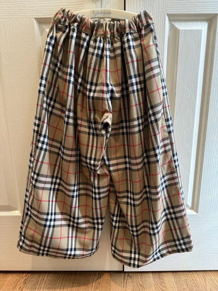 Pantalones Burberry para niñas talla 10Y Foto 3 de 4