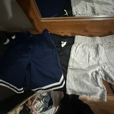 4 Pairs Of Size 7 Kids Shorts, 2 Carters Brand And 2 Oshkosh Brand