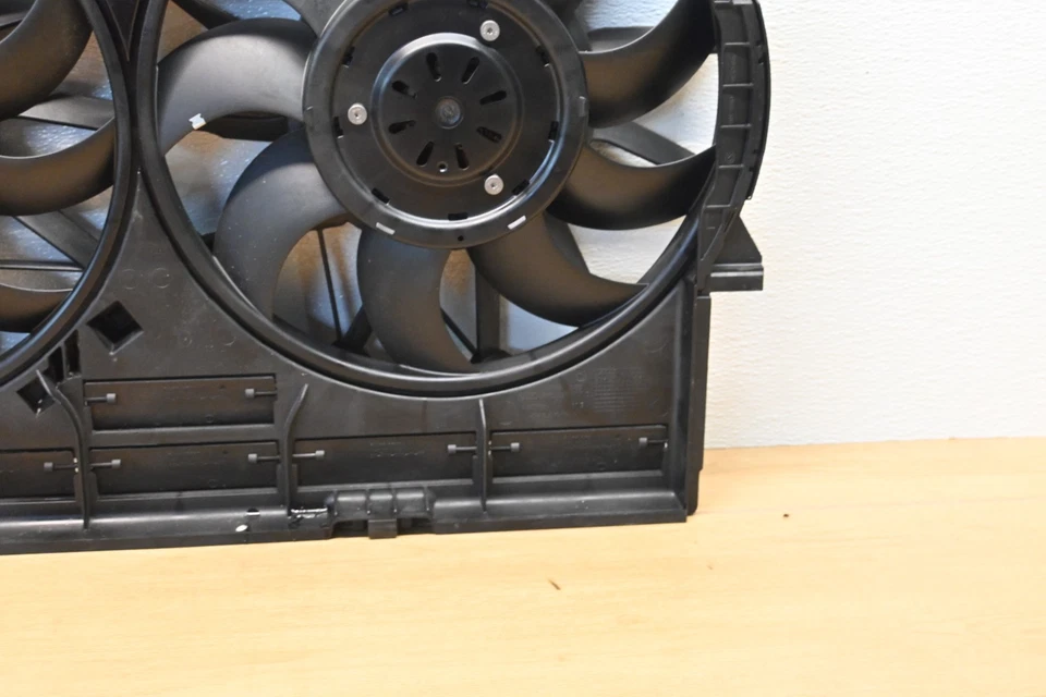 13-18 AUDI C7 S6 S7 RS7 4,0 L Ventilador de refrigeración del motor Cubierta Conjunto de motor OEM Foto 3 de 4