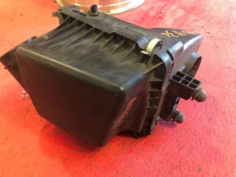 SATURN VUE 2004-2007 3,5 L Limpiador de admisión de aire Filtro Carcasa Conjunto OEM Foto 4 de 4