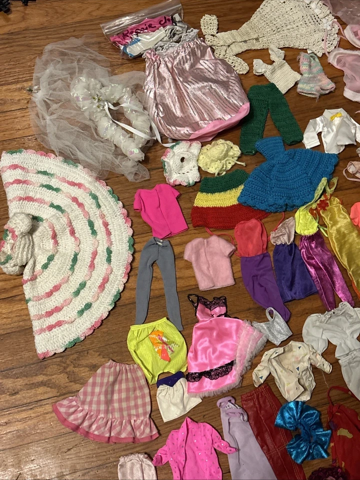 Huge Lot Vintage 1970s-80s Barbie Clothes & Doll Accessories Original &Homemade - Image 2 of 4