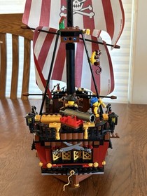 Lego Pirates 6243 Brickbeard's Bounty and 6239 Cannon Battle 99% Complete Sets