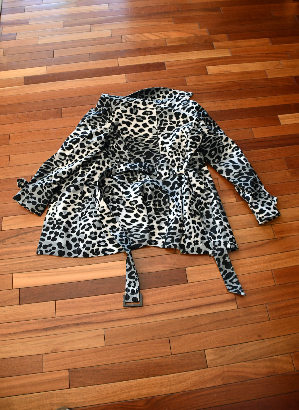 Cache Leopard Animal Print Pattern Gray Grey Belt… - image 4