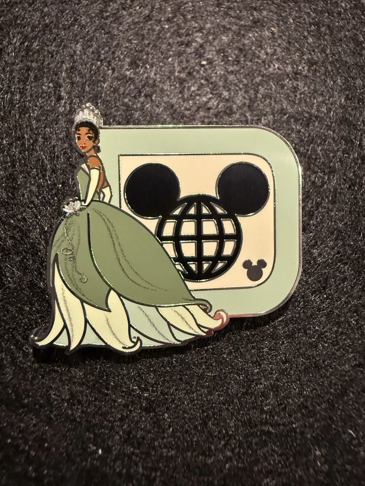 Disney Pins Hidden Mickey Tiana Retro D Pin Princess and the Frog Pins 2025