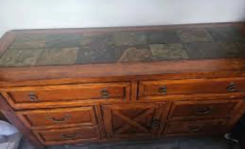 4-o Rustic Wood Queen Bedroom w/ Headboard, Footboard, Dresser & 2 Nightstands. - Image 4 of 4