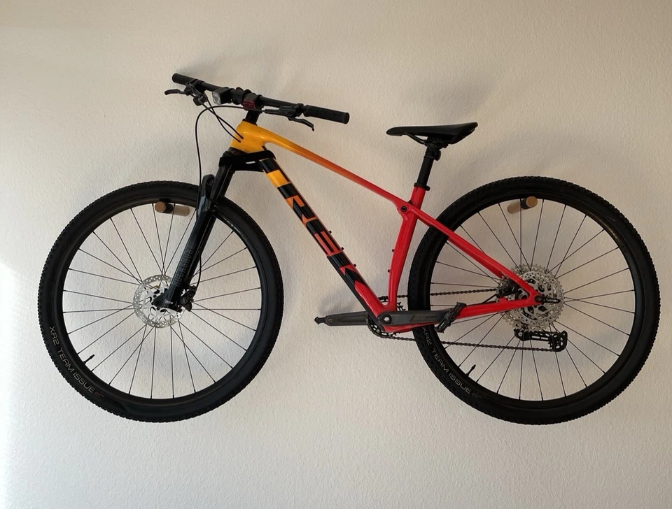 Trek Procaliber 9.5 Carbon 29 Zoll MTB Radioactive Red/Marigold 2022