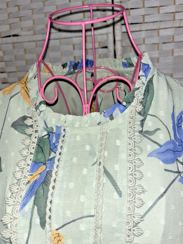 Oasis Sage Lace Trim Dobby Floral Chiffon Skater Dress Size Petite 12 BNWT - Picture 3 of 10