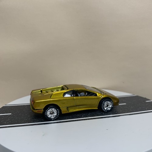 Matchbox Premiere Super Cars Collection Lamborghini Diablo Gold Mtflk 1:59 NM - Picture 2 of 13
