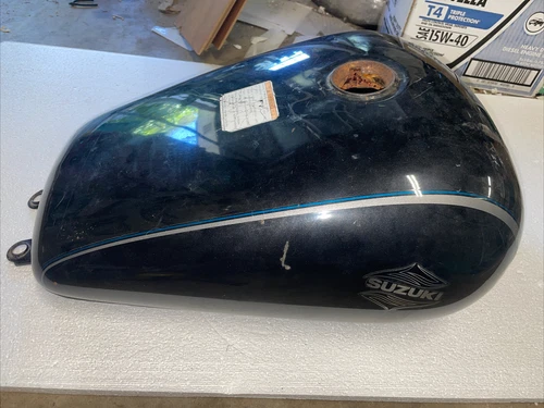 TANK ASSY, FUEL (BLACK) *{<-- 44100-12FF0-Y7L P33}*