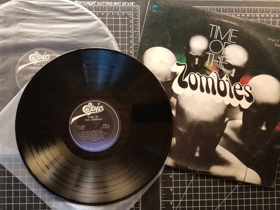 ZOMBIES Time Of The Zombies 2LPs 1979 STEREO & MONO Vinyl EPIC VG+ /VG+ Psych - Image 4 of 4
