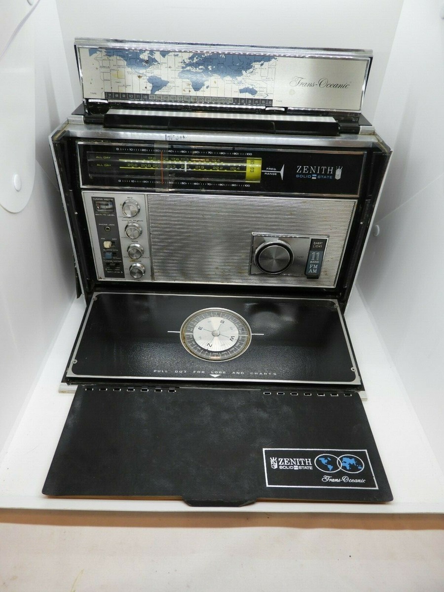 VINTAGE ZENITH TRANS OCEANIC ROYAL D7000Y 11 BAND SOLID STATE