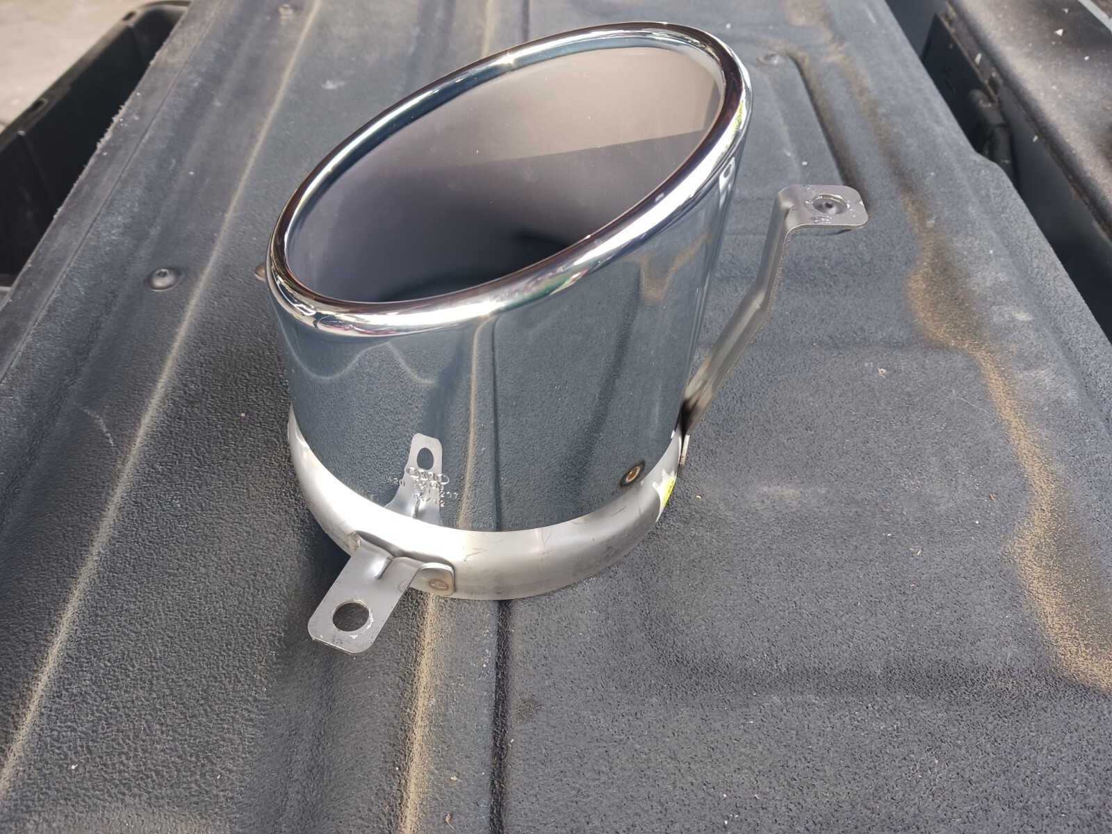 Audi R8 Left Chrome Exhaust Tail Pipe Tip 420 251 237G  420251237G 420251238