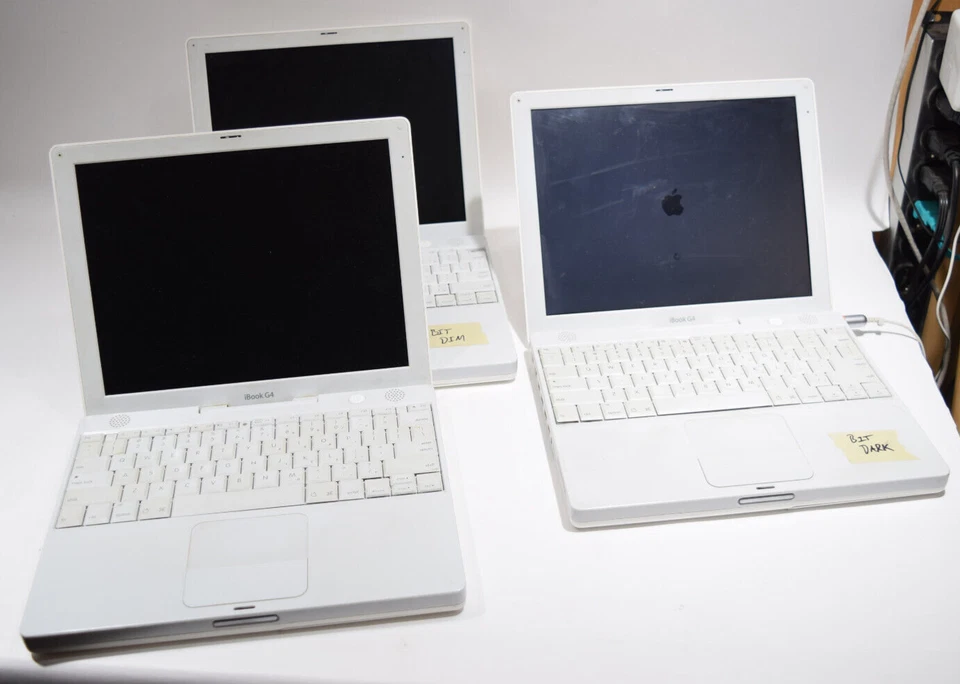 2005 Apple iBook G4 12" A1133 - 1.33GHz PowerPC G4, Various *see desc* - Image 2 of 4