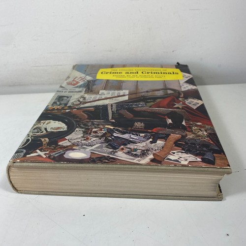 The Concise Encyclopedia of Crime and Criminals by Sir Harold Scott Hardcover - Picture 4 of 12