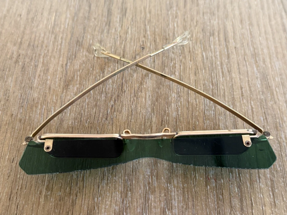 RARE Vintage Pat Boone Sunglasses (Green w/ Visor & Signed Mother of Pearl Case) - Image 4 of 4