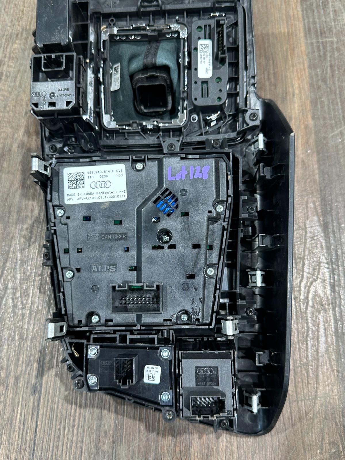 Audi R8 2012-2015 Center console