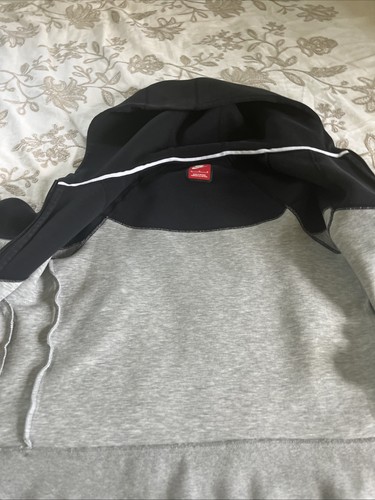 Nike Youth Medium Tech Fleece - Picture 3 of 8