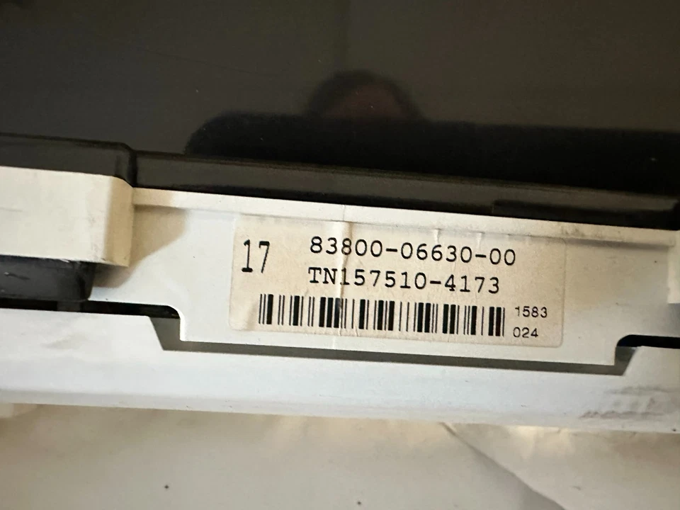 Cuadro de instrumentos velocímetro Toyota Camry LE/XLE 2002-04 4 cilindros 169.160 millas Foto 3 de 3