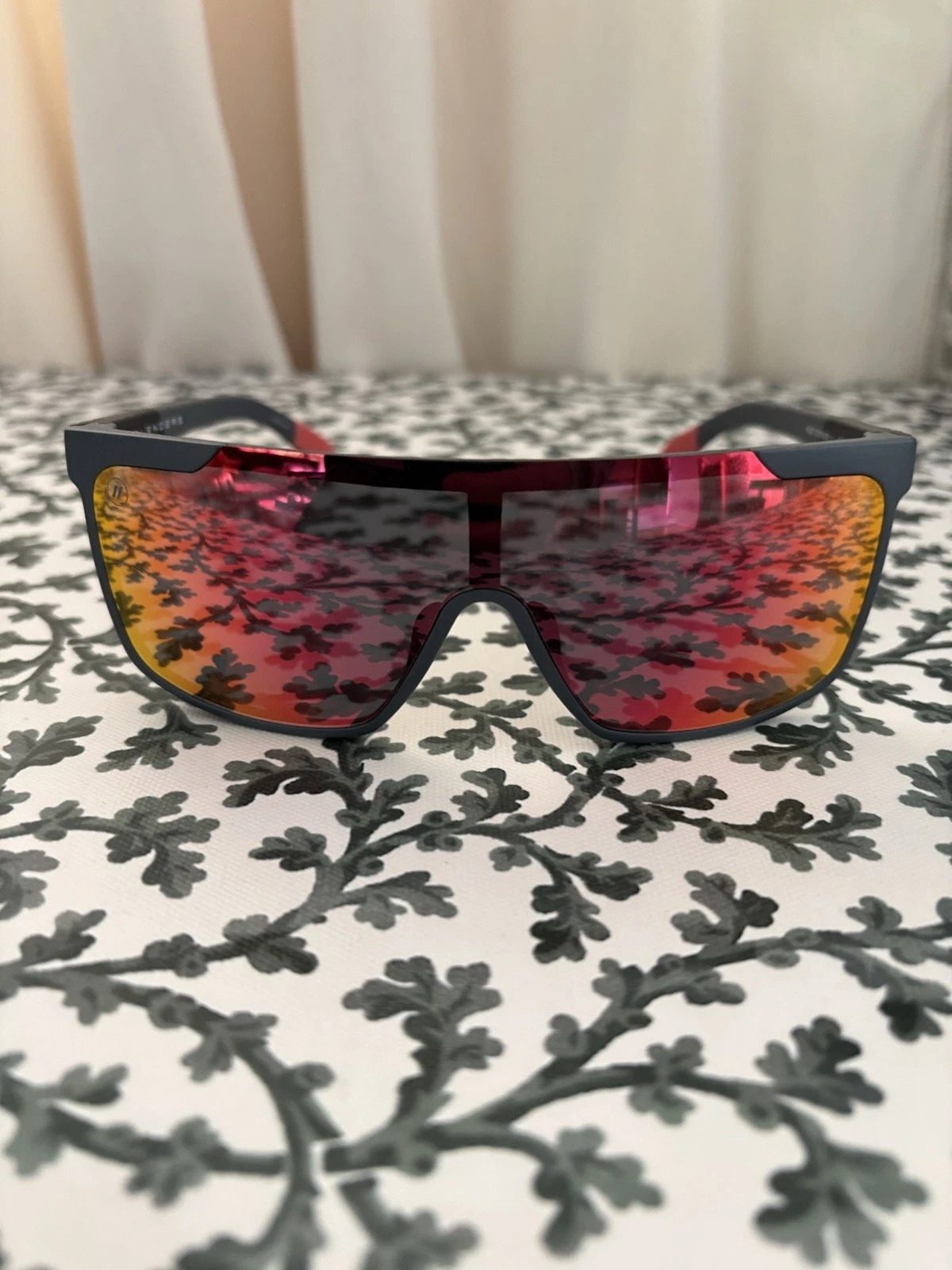 Blenders sunglasses - Heat Striker Polarized
Opens in a new window or tab