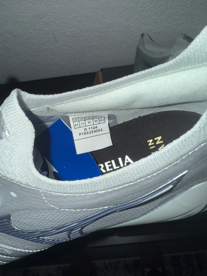 美津浓 Morelia Neo 4 Beta 日本 银色 尺寸 8.5 美国 — 第 4/4 张图片