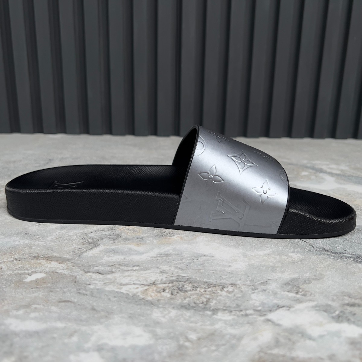 Waterfront mule black/white Louis Vuitton Men main image 4