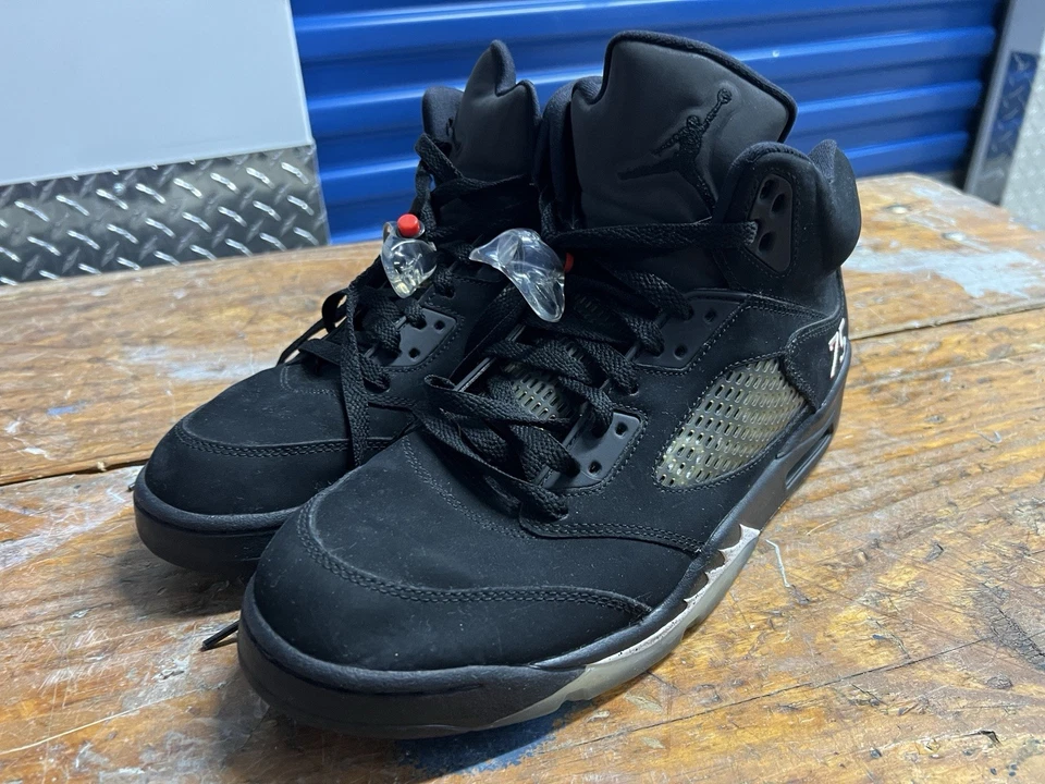 Talla 10.5 - Paris Saint-Germain x Air Jordan 5 Retro Negro Foto 2 de 4
